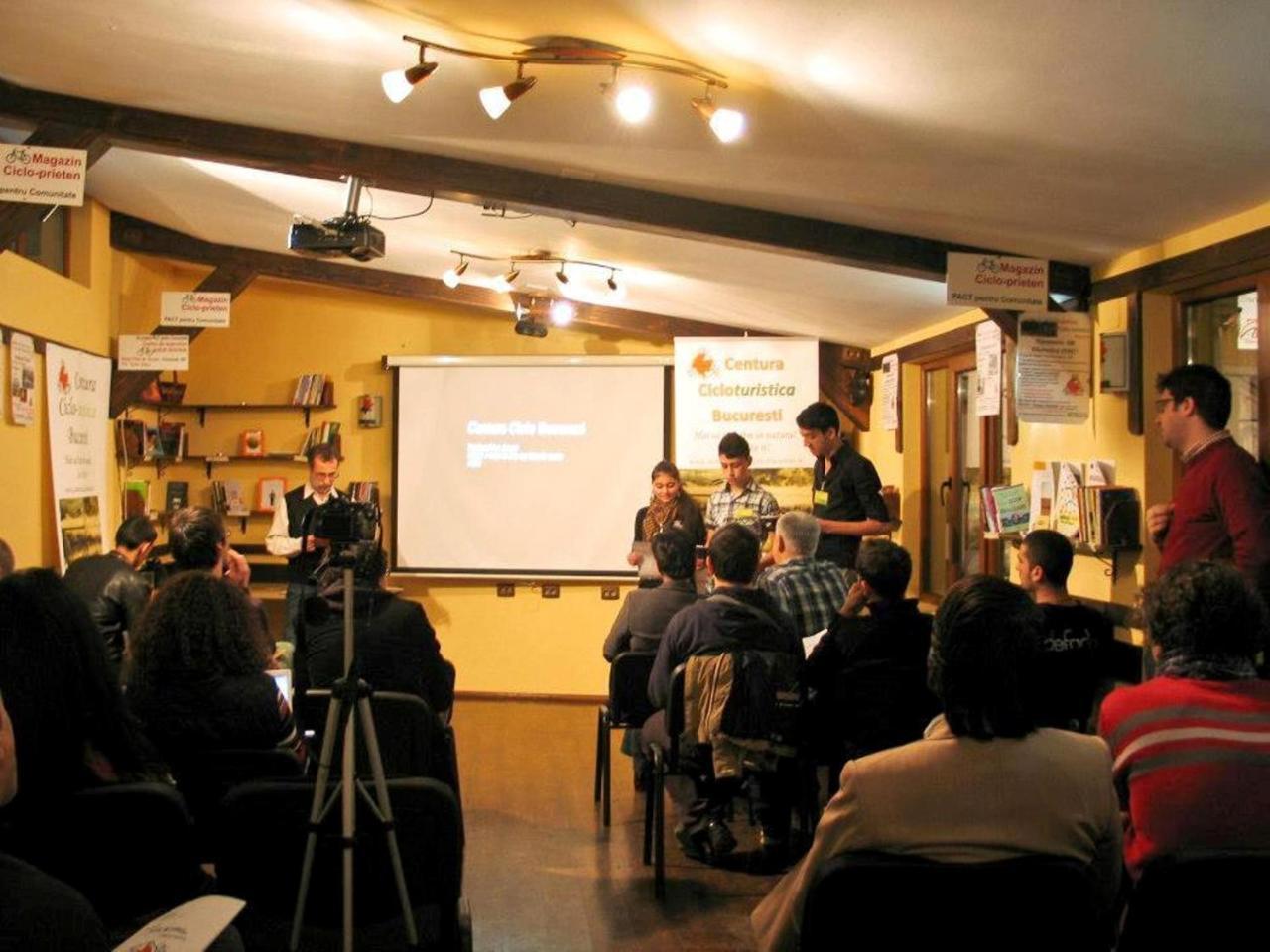 Casa Mica Guesthouse 布加勒斯特 外观 照片
