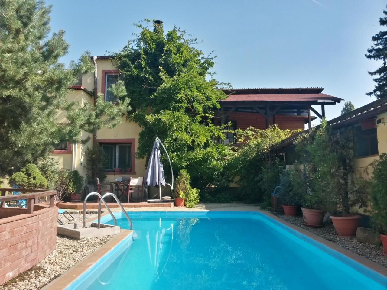 Casa Mica Guesthouse 布加勒斯特 外观 照片
