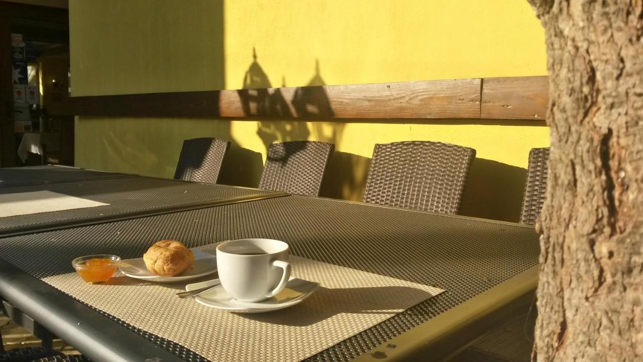 Casa Mica Guesthouse 布加勒斯特 外观 照片