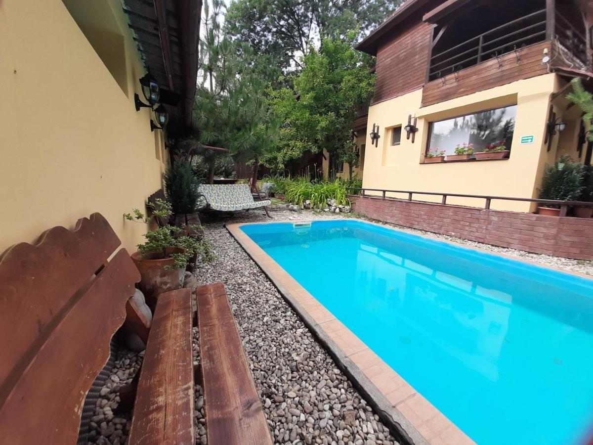 Casa Mica Guesthouse 布加勒斯特 外观 照片